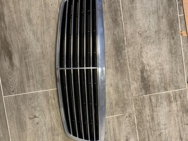 bontott MERCEDES-BENZ E-CLASS Hűtőrács