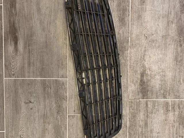 bontott MERCEDES-BENZ E-CLASS Hűtőrács