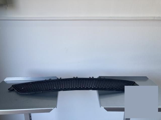 bontott MERCEDES-BENZ E-CLASS Hűtőrács