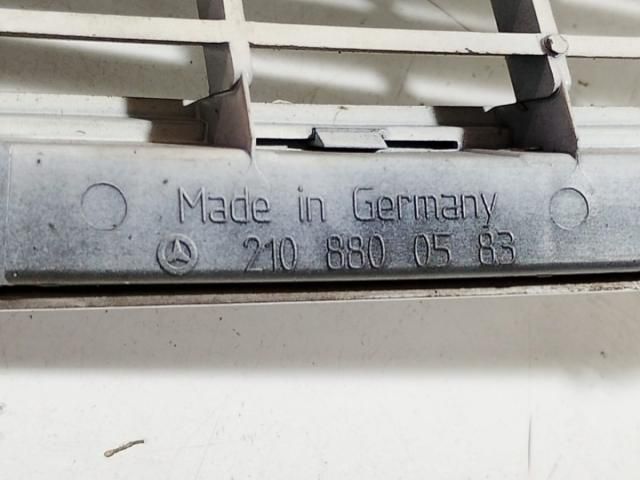 bontott MERCEDES-BENZ E-CLASS Hűtőrács