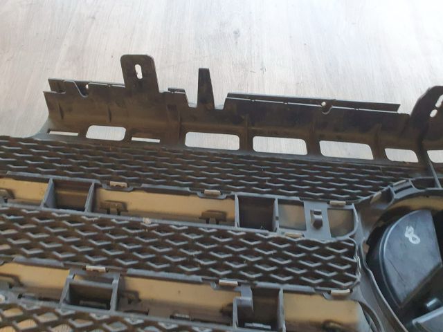 bontott MERCEDES-BENZ E-CLASS Hűtőrács