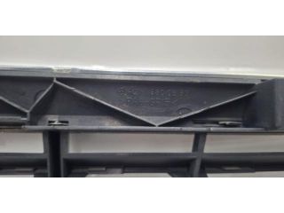 bontott MERCEDES-BENZ E-CLASS Hűtőrács