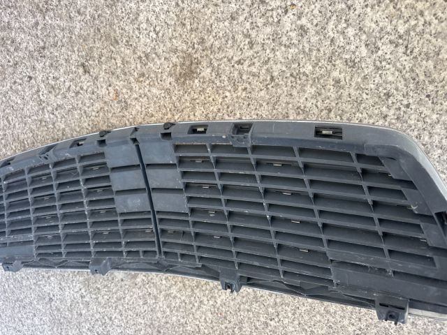 bontott MERCEDES-BENZ E-CLASS Hűtőrács