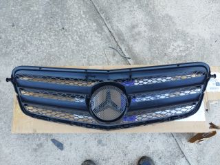 bontott MERCEDES-BENZ E-CLASS Hűtőrács