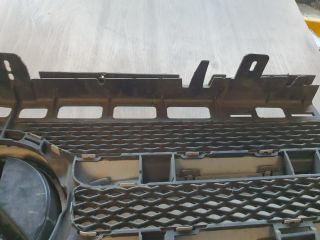 bontott MERCEDES-BENZ E-CLASS Hűtőrács