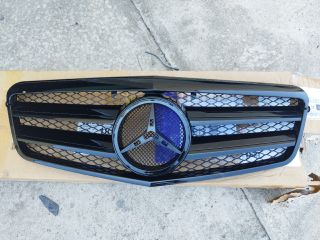 bontott MERCEDES-BENZ E-CLASS Hűtőrács