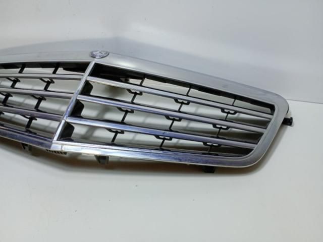 bontott MERCEDES-BENZ E-CLASS Hűtőrács
