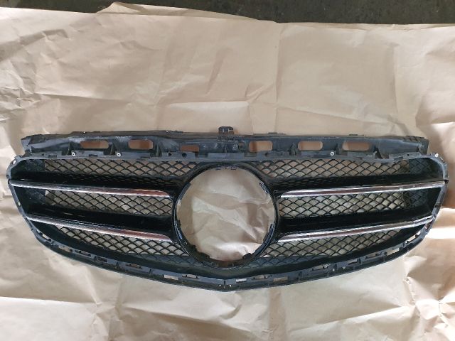 bontott MERCEDES-BENZ E-CLASS Hűtőrács