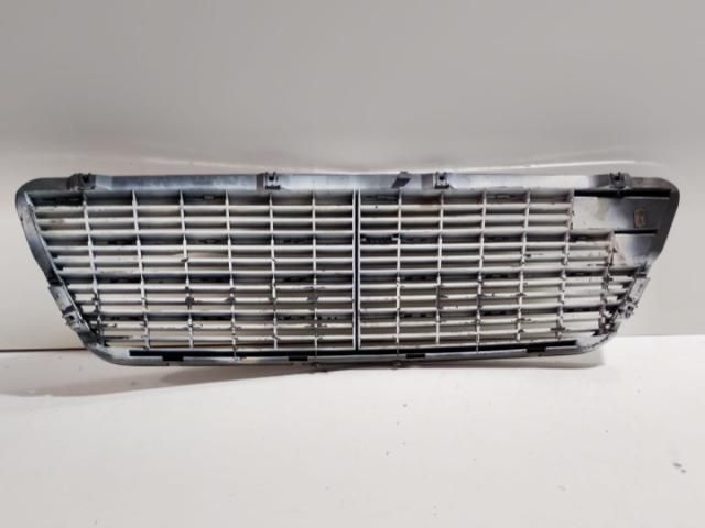 bontott MERCEDES-BENZ E-CLASS Hűtőrács