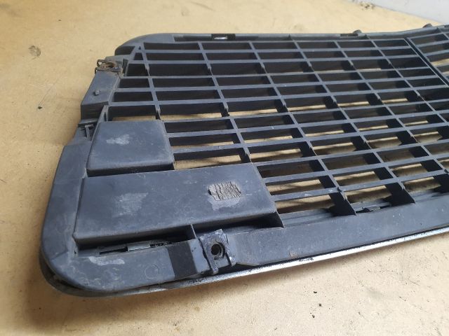 bontott MERCEDES-BENZ E-CLASS Hűtőrács