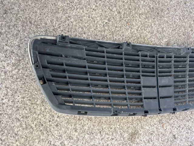 bontott MERCEDES-BENZ E-CLASS Hűtőrács