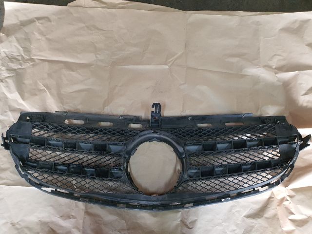 bontott MERCEDES-BENZ E-CLASS Hűtőrács