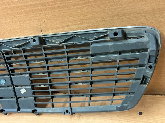 bontott MERCEDES-BENZ E-CLASS Hűtőrács