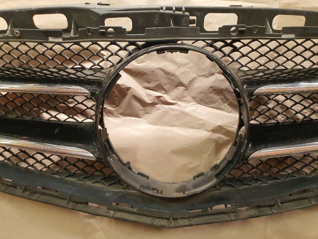 bontott MERCEDES-BENZ E-CLASS Hűtőrács