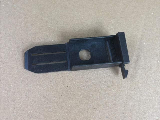 bontott MERCEDES-BENZ E-CLASS Hűtőrács