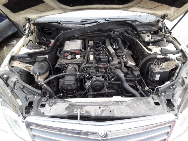 bontott MERCEDES-BENZ E-CLASS Hűtőrács