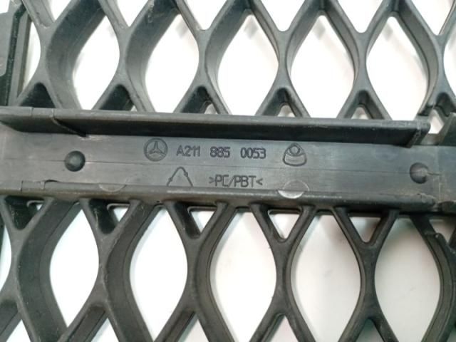 bontott MERCEDES-BENZ E-CLASS Hűtőrács