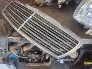 bontott MERCEDES-BENZ E-CLASS Hűtőrács