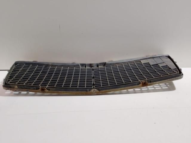 bontott MERCEDES-BENZ E-CLASS Hűtőrács