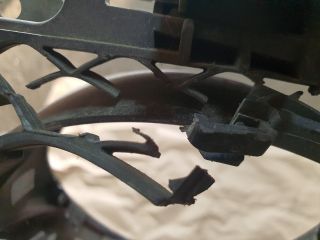 bontott MERCEDES-BENZ E-CLASS Hűtőrács