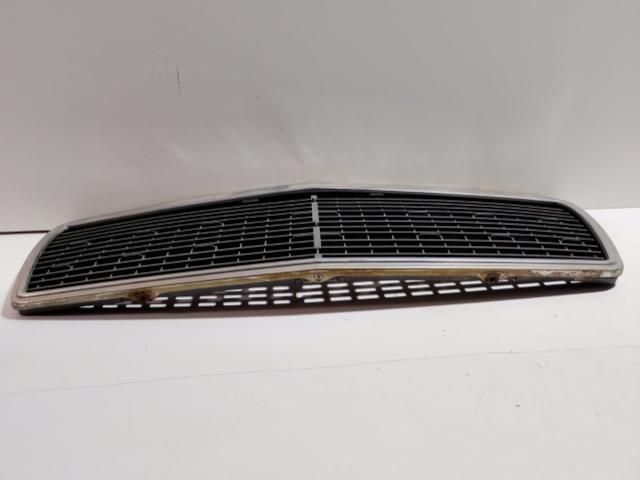 bontott MERCEDES-BENZ E-CLASS Hűtőrács