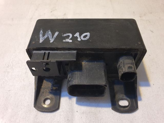 bontott MERCEDES-BENZ E-CLASS Izzító Relé