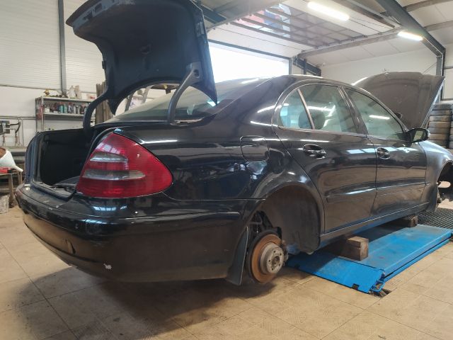 bontott MERCEDES-BENZ E-CLASS Jobb A Oszlop Burkolat