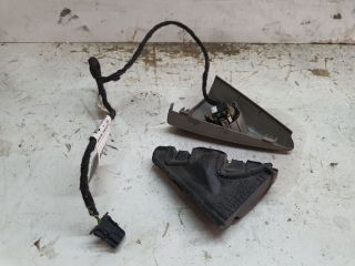 bontott MERCEDES-BENZ E-CLASS Jobb A Oszlop Hangszóró Burkolat