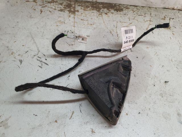 bontott MERCEDES-BENZ E-CLASS Jobb A Oszlop Hangszóró Burkolat