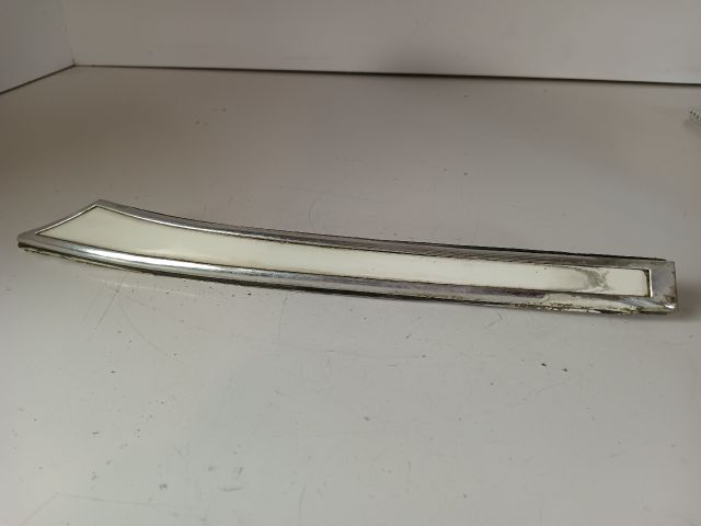 bontott MERCEDES-BENZ E-CLASS Jobb Ajtó Mögötti Díszléc