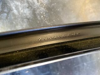 bontott MERCEDES-BENZ E-CLASS Jobb B Oszlop Díszléc