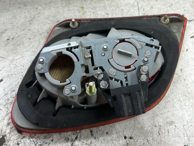 bontott MERCEDES-BENZ E-CLASS Jobb Belső Hátsó Lámpa