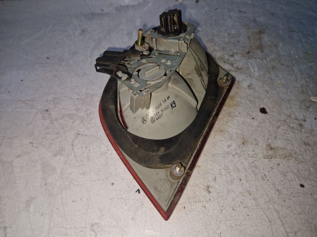 bontott MERCEDES-BENZ E-CLASS Jobb Belső Hátsó Lámpa