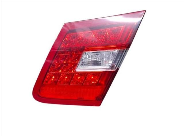 bontott MERCEDES-BENZ E-CLASS Jobb Belső Hátsó Lámpa