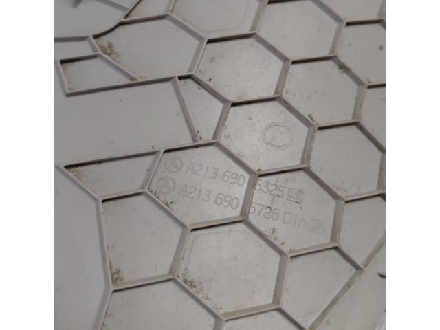 bontott MERCEDES-BENZ E-CLASS Jobb C Oszlop Burkolat