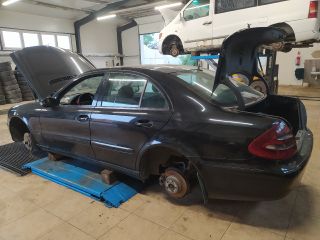 bontott MERCEDES-BENZ E-CLASS Jobb első Ablak