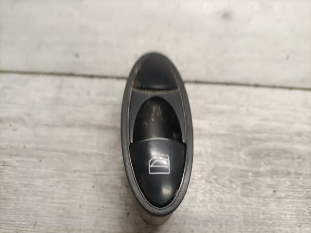 bontott MERCEDES-BENZ E-CLASS Jobb első Ablakemelő Kapcsoló