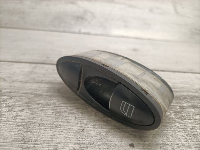 bontott MERCEDES-BENZ E-CLASS Jobb első Ablakemelő Kapcsoló