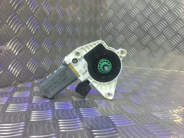 bontott MERCEDES-BENZ E-CLASS Jobb első Ablakemelő Motor