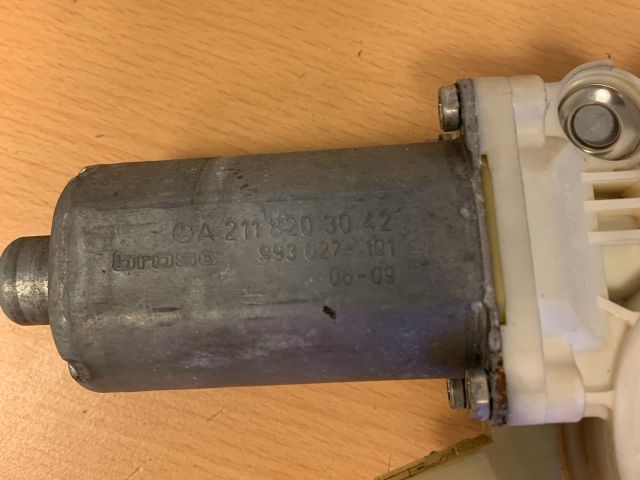 bontott MERCEDES-BENZ E-CLASS Jobb első Ablakemelő Motor