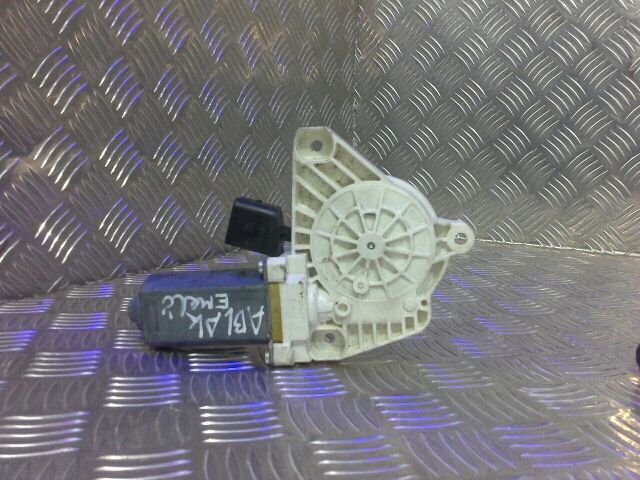 bontott MERCEDES-BENZ E-CLASS Jobb első Ablakemelő Motor