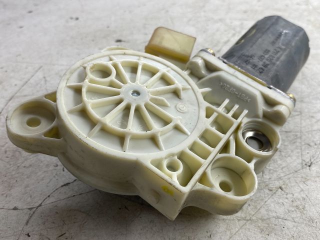 bontott MERCEDES-BENZ E-CLASS Jobb első Ablakemelő Motor