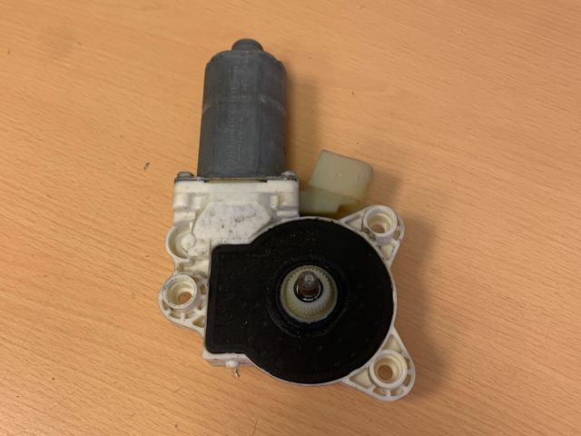 bontott MERCEDES-BENZ E-CLASS Jobb első Ablakemelő Motor