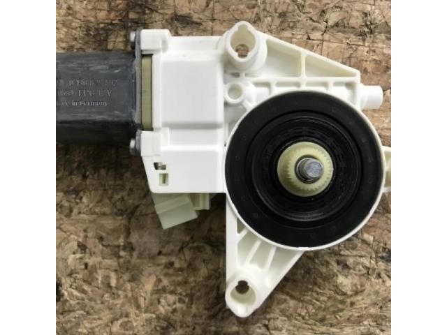 bontott MERCEDES-BENZ E-CLASS Jobb első Ablakemelő Motor