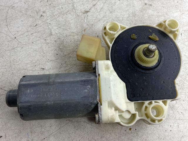 bontott MERCEDES-BENZ E-CLASS Jobb első Ablakemelő Motor