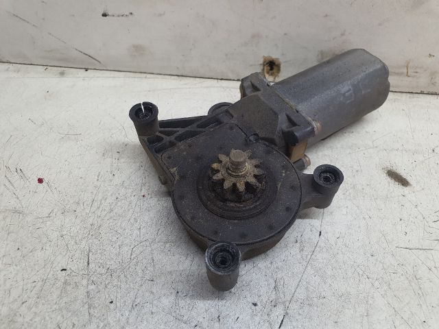 bontott MERCEDES-BENZ E-CLASS Jobb első Ablakemelő Motor