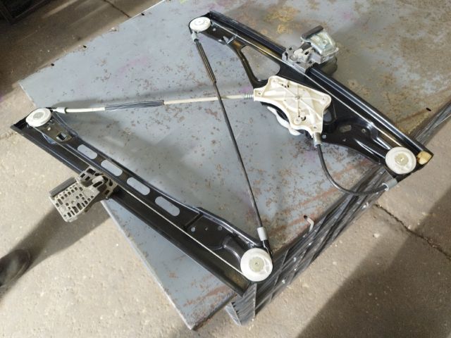 bontott MERCEDES-BENZ E-CLASS Jobb első Ablakemelő Szerkezet (Elektromos)