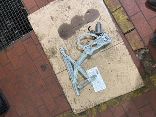 bontott MERCEDES-BENZ E-CLASS Jobb első Ablakemelő Szerkezet (Elektromos)