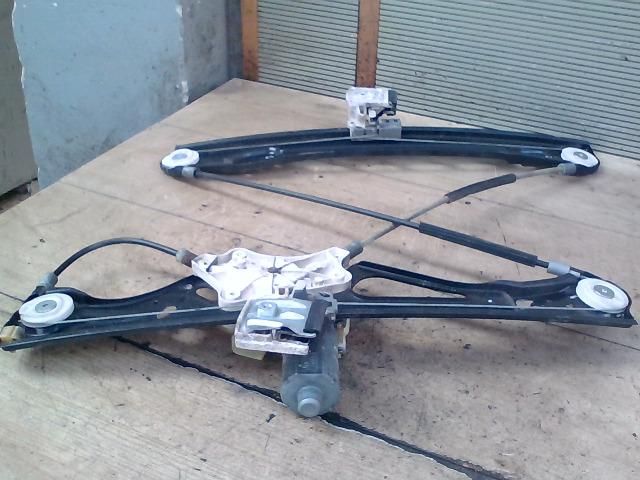 bontott MERCEDES-BENZ E-CLASS Jobb első Ablakemelő Szerkezet (Elektromos)