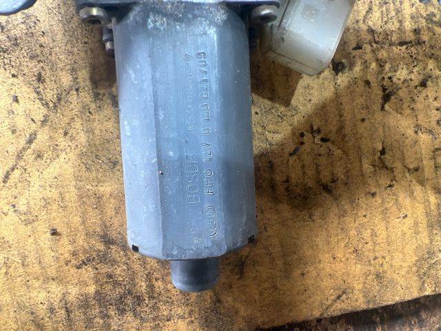 bontott MERCEDES-BENZ E-CLASS Jobb első Ablakemelő Szerkezet (Elektromos)